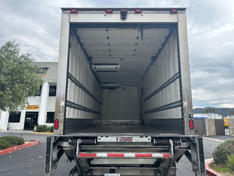 Refrigerated Truck-Light and Medium Duty Trucks-International-2020-MV607-Fontana-CA-286,835\n\t\tmiles-$ 32,000 - Image 8