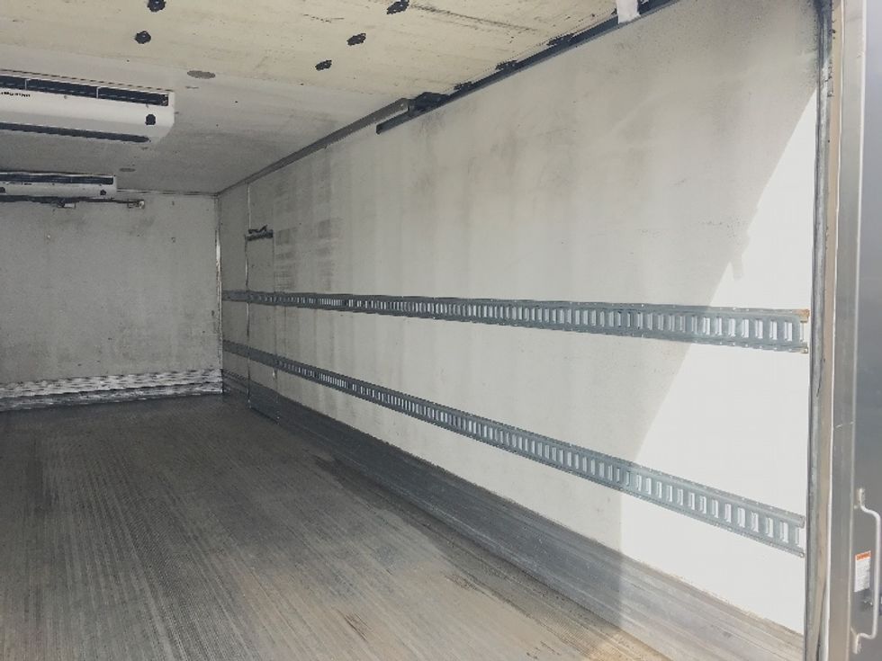 Refrigerated Truck-Light and Medium Duty Trucks-International-2020-MV607-Fontana-CA-335,588\n\t\tmiles-$ 21,750 - Image 12