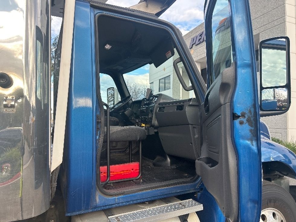 Refrigerated Truck-Light and Medium Duty Trucks-International-2020-MV607-Fontana-CA-348,710\n\t\tmiles-$ 21,250 - Image 19