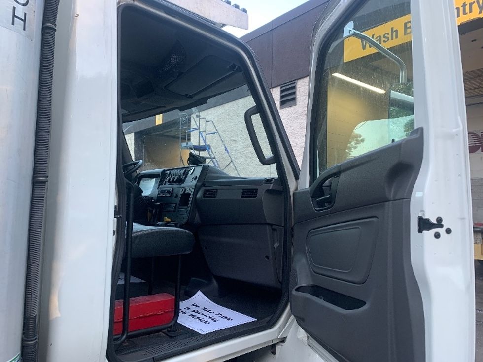 Refrigerated Truck-Light and Medium Duty Trucks-International-2020-MV607-Franklin-MA-217,427\n\t\tmiles-$ 35,250 - Image 20