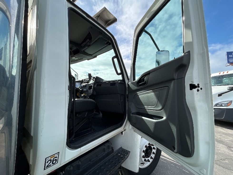 Refrigerated Truck-Light and Medium Duty Trucks-International-2020-MV607-Fresno-CA-120,932\n\t\tmiles-$ 66,250 - Image 20