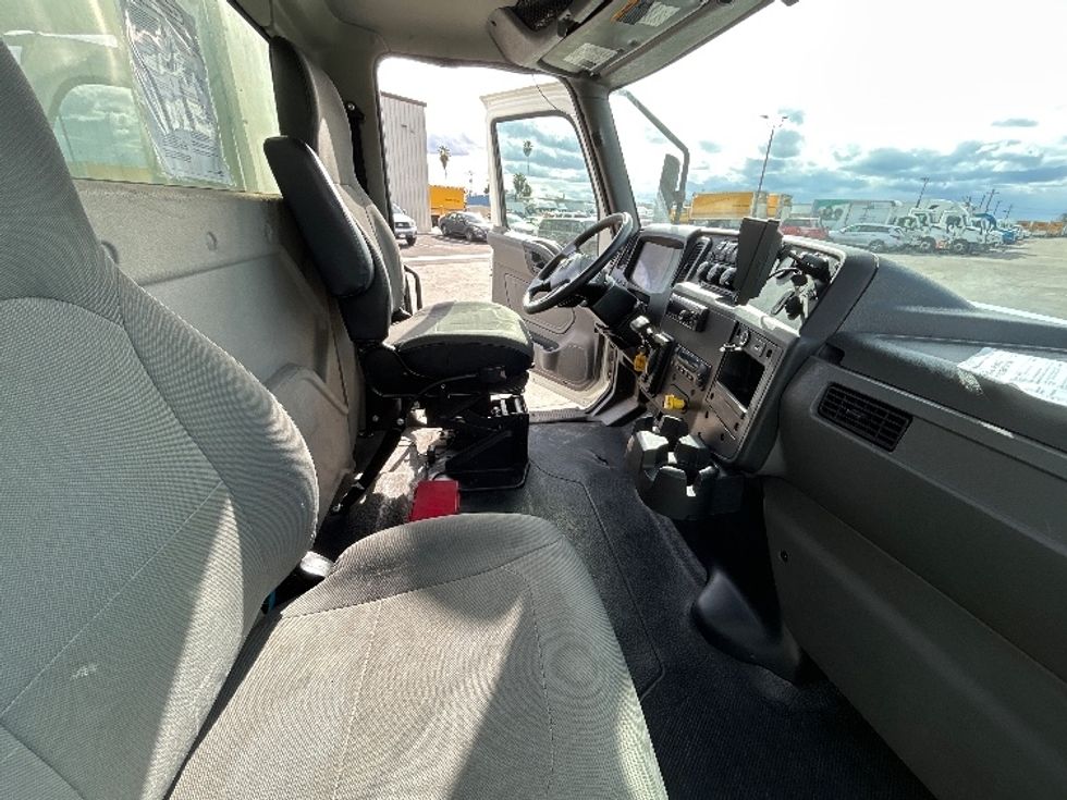 Refrigerated Truck-Light and Medium Duty Trucks-International-2020-MV607-Fresno-CA-120,932\n\t\tmiles-$ 66,250 - Image 22