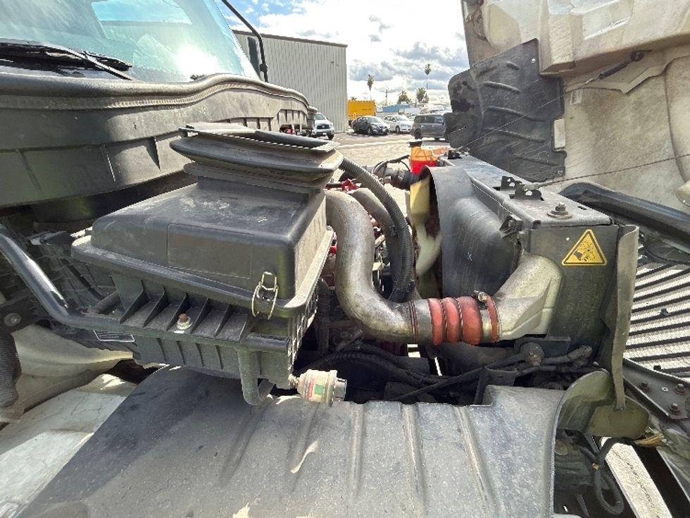 Refrigerated Truck-Light and Medium Duty Trucks-International-2020-MV607-Fresno-CA-120,932\n\t\tmiles-$ 66,250 - Image 24