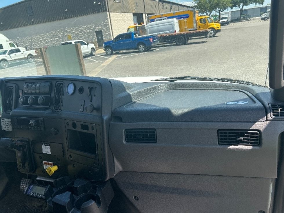 Refrigerated Truck-Light and Medium Duty Trucks-International-2020-MV607-Gainesville-FL-239,296\n\t\tmiles-$ 44,750 - Image 21