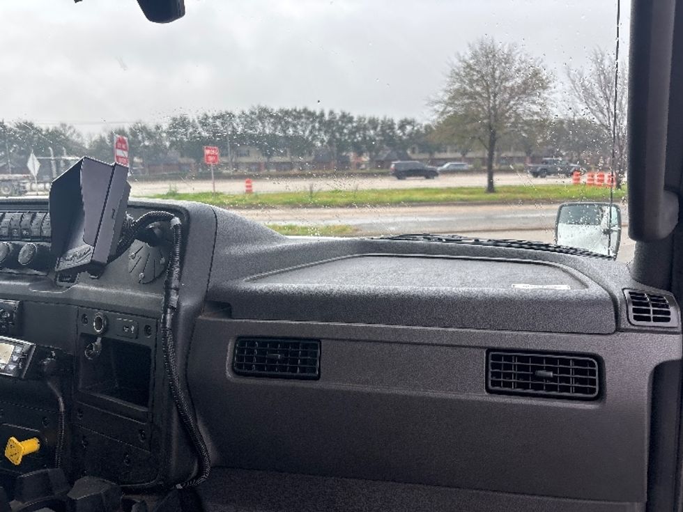 Refrigerated Truck-Light and Medium Duty Trucks-International-2020-MV607-Houston-TX-211,401\n\t\tmiles-$ 69,250 - Image 19