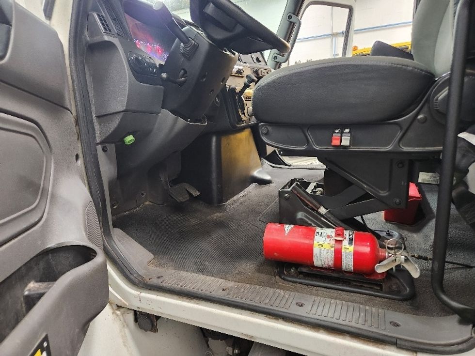 Refrigerated Truck-Light and Medium Duty Trucks-International-2020-MV607-Jerome-ID-139,688\n\t\tmiles-$ 58,000 - Image 16