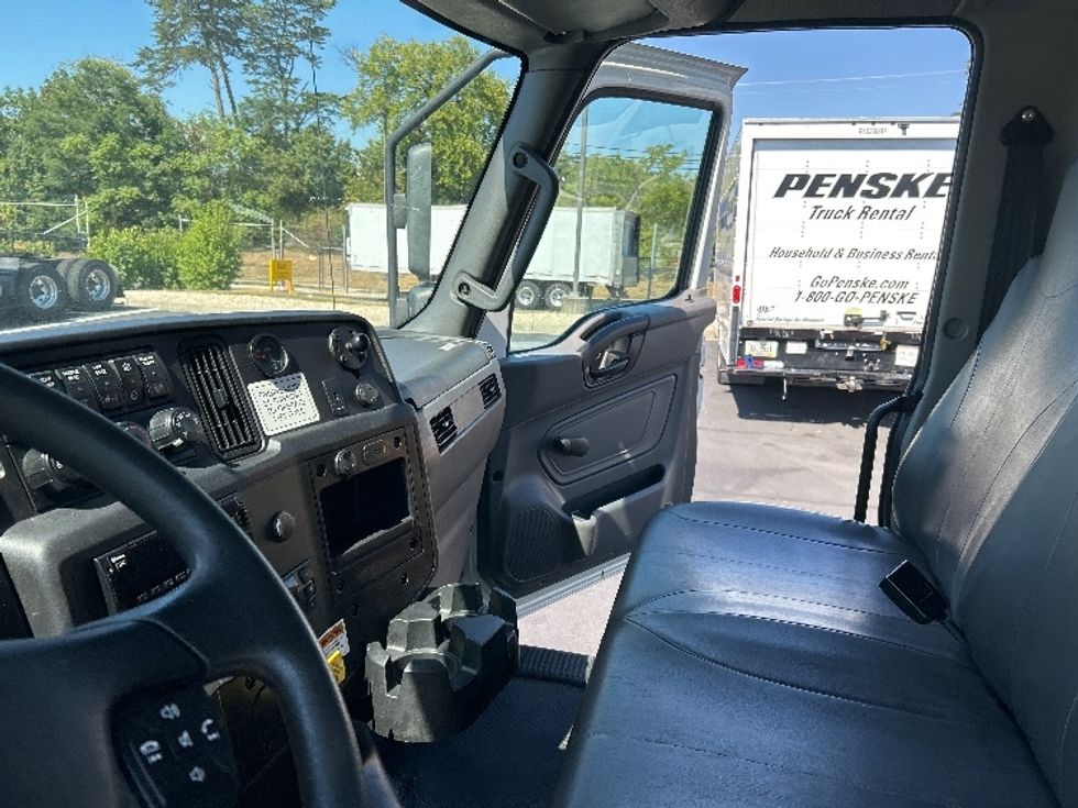 Refrigerated Truck-Light and Medium Duty Trucks-International-2020-MV607-Jessup-MD-171,300\n\t\tmiles-$ 58,750 - Image 19