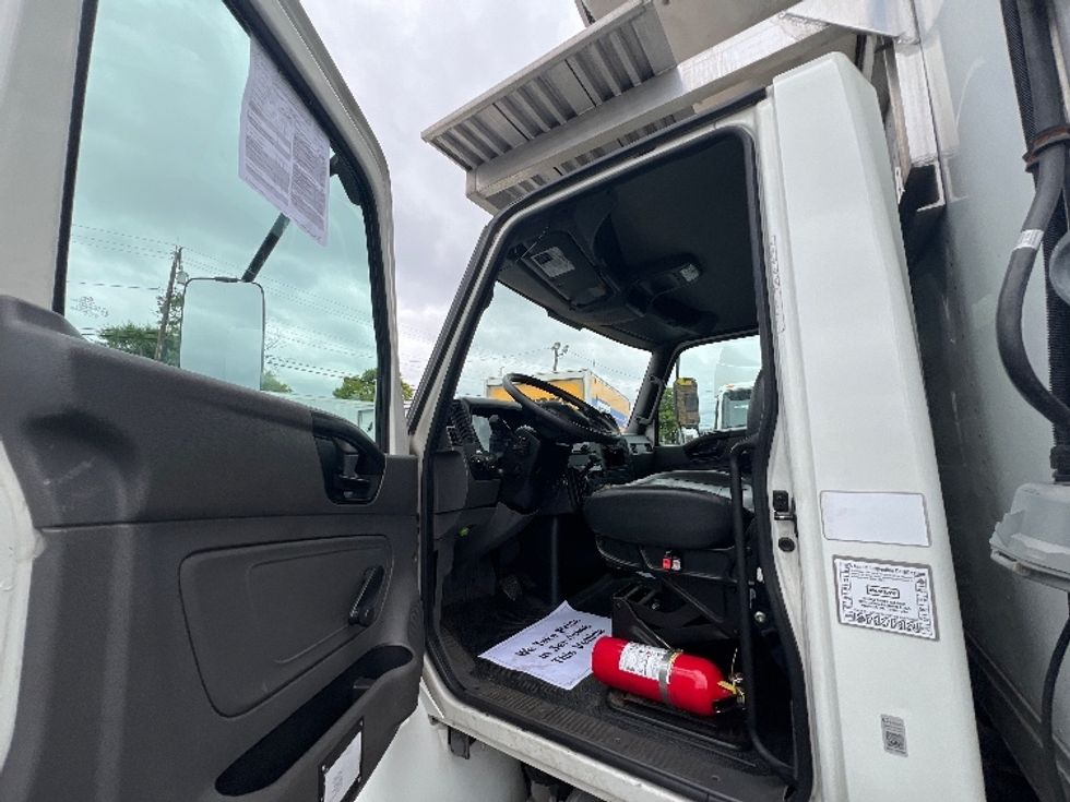 Refrigerated Truck-Light and Medium Duty Trucks-International-2020-MV607-Jessup-MD-199,331\n\t\tmiles-$ 53,500 - Image 16