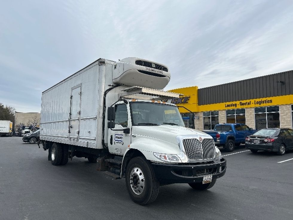 Refrigerated Truck-Light and Medium Duty Trucks-International-2020-MV607-Jessup-MD-242,076\n\t\tmiles-$ 46,500 - Image 1