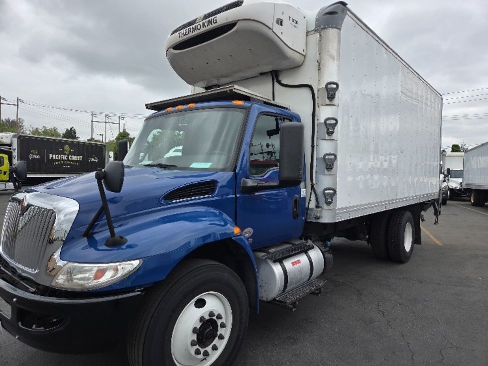 Refrigerated Truck-Light and Medium Duty Trucks-International-2020-MV607-Kent-WA-133,239\n\t\tmiles-$ 48,250 - Image 3