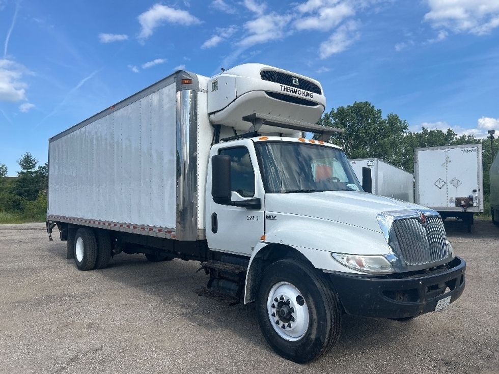 Refrigerated Truck-Light and Medium Duty Trucks-International-2020-MV607-La Porte-IN-188,797\n\t\tmiles-$ 52,750 - Image 1
