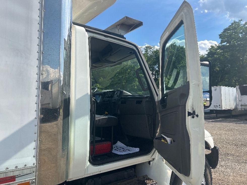 Refrigerated Truck-Light and Medium Duty Trucks-International-2020-MV607-La Porte-IN-188,797\n\t\tmiles-$ 52,750 - Image 20