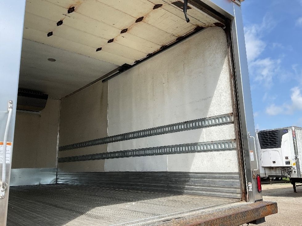 Refrigerated Truck-Light and Medium Duty Trucks-International-2020-MV607-La Porte-IN-195,611\n\t\tmiles-$ 43,250 - Image 11