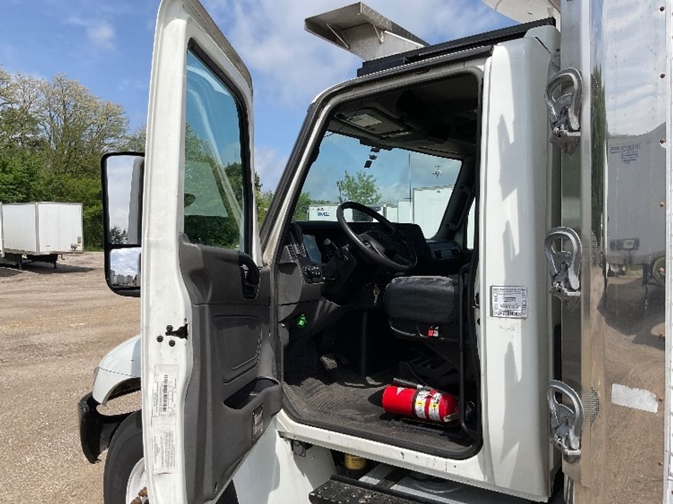 Refrigerated Truck-Light and Medium Duty Trucks-International-2020-MV607-La Porte-IN-195,611\n\t\tmiles-$ 43,250 - Image 15