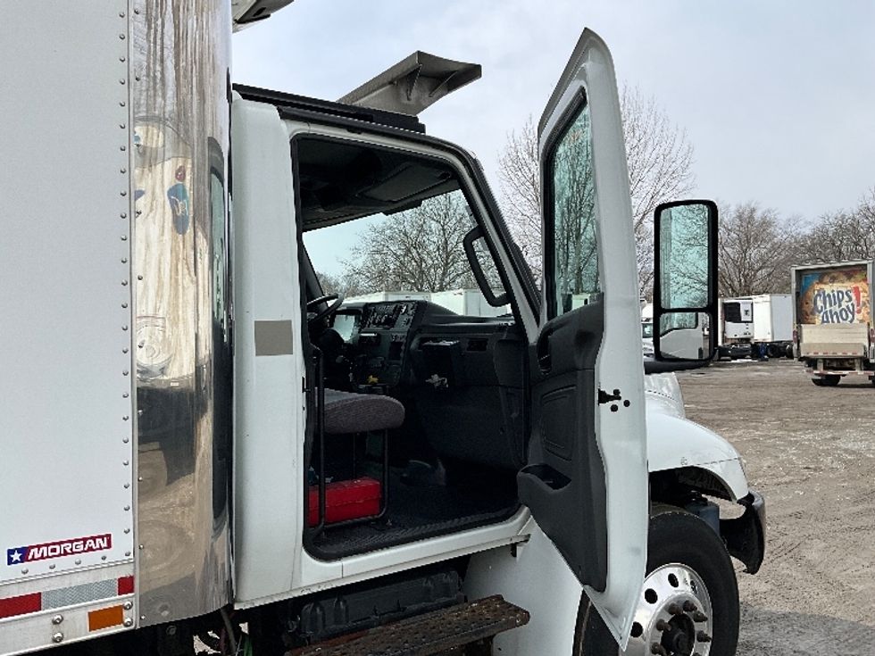 Refrigerated Truck-Light and Medium Duty Trucks-International-2020-MV607-Lancaster-PA-186,611\n\t\tmiles-$ 44,500 - Image 19