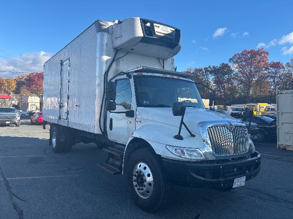 Refrigerated Truck-Light and Medium Duty Trucks-International-2020-MV607-Londonderry-NH-261,655\n\t\tmiles-$ 34,000 - Image 1