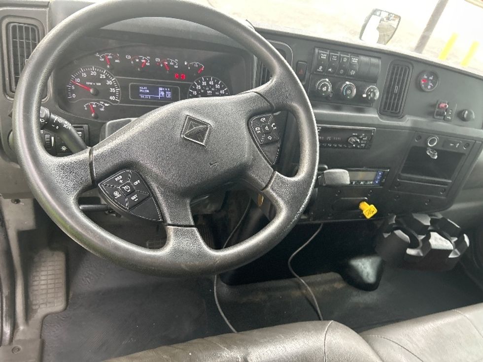 Refrigerated Truck-Light and Medium Duty Trucks-International-2020-MV607-Londonderry-NH-261,655\n\t\tmiles-$ 34,000 - Image 17