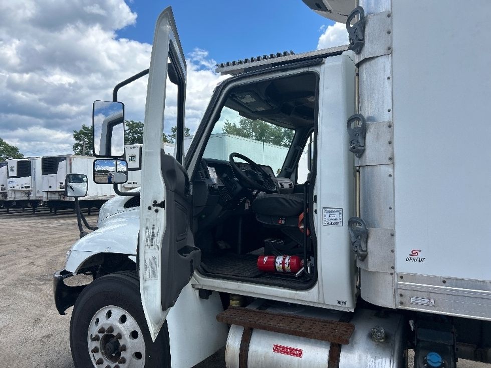 Refrigerated Truck-Light and Medium Duty Trucks-International-2020-MV607-Londonderry-NH-292,111\n\t\tmiles-$ 36,250 - Image 16