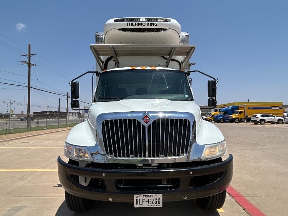 Refrigerated Truck-Light and Medium Duty Trucks-International-2020-MV607-Lubbock-TX-202,099\n\t\tmiles-$ 56,500 - Image 2