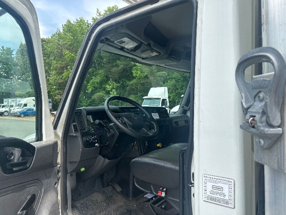 Refrigerated Truck-Light and Medium Duty Trucks-International-2020-MV607-Mebane-NC-140,375\n\t\tmiles-$ 68,750 - Image 16