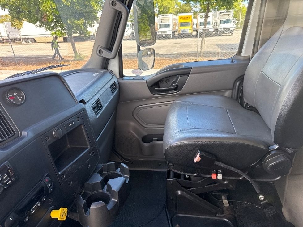 Refrigerated Truck-Light and Medium Duty Trucks-International-2020-MV607-Medley-FL-232,164\n\t\tmiles-$ 35,250 - Image 19