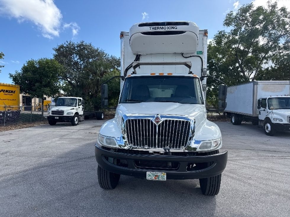 Refrigerated Truck-Light and Medium Duty Trucks-International-2020-MV607-Medley-FL-232,164\n\t\tmiles-$ 35,250 - Image 2