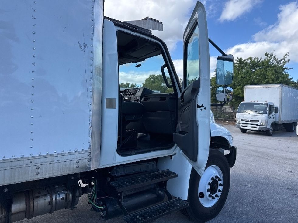 Refrigerated Truck-Light and Medium Duty Trucks-International-2020-MV607-Medley-FL-232,164\n\t\tmiles-$ 35,250 - Image 20