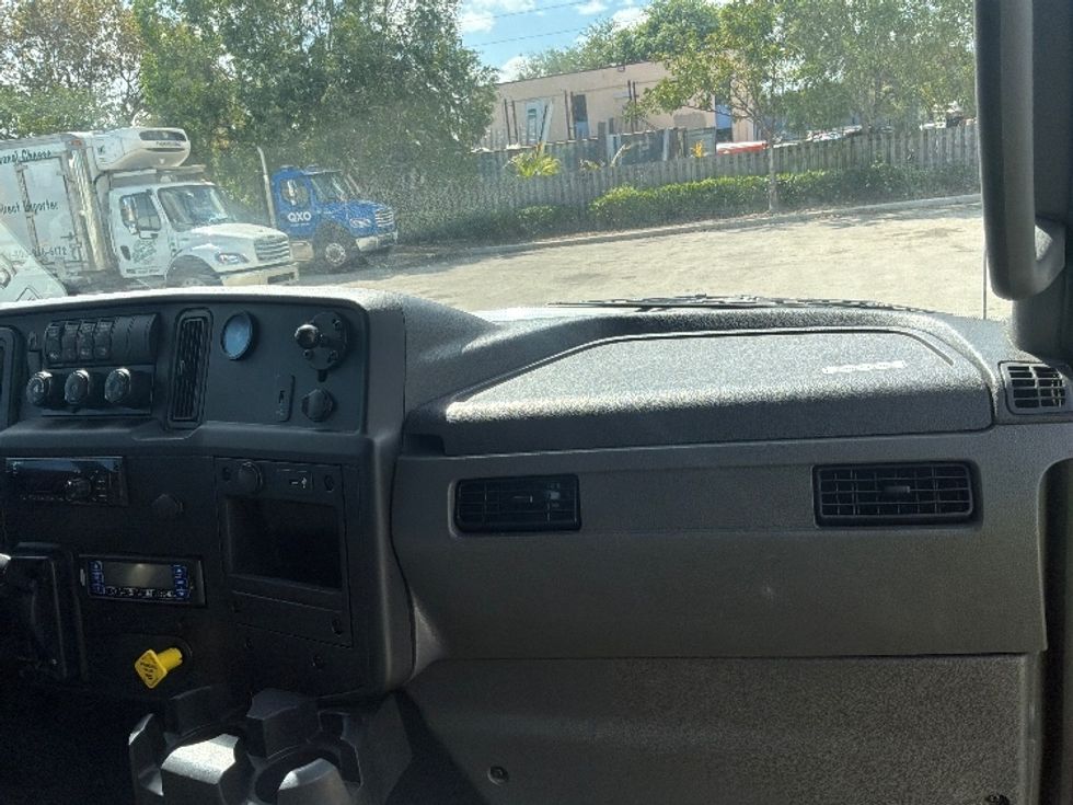 Refrigerated Truck-Light and Medium Duty Trucks-International-2020-MV607-Medley-FL-249,645\n\t\tmiles-$ 43,000 - Image 21