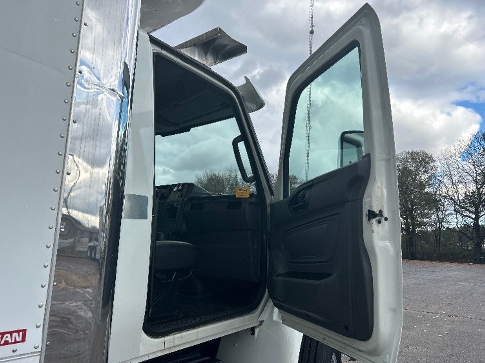 Refrigerated Truck-Light and Medium Duty Trucks-International-2020-MV607-Memphis-TN-105,933\n\t\tmiles-$ 46,250 - Image 19