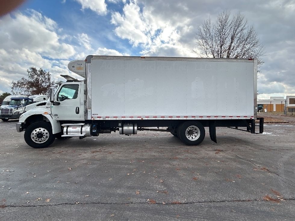 Refrigerated Truck-Light and Medium Duty Trucks-International-2020-MV607-Memphis-TN-105,933\n\t\tmiles-$ 46,250 - Image 4