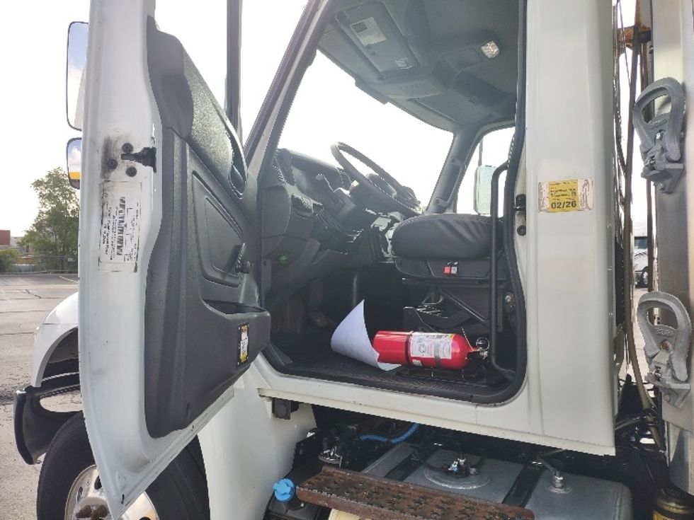 Refrigerated Truck-Light and Medium Duty Trucks-International-2020-MV607-Mississauga-ON-115,866\n\t\tkm-$ 83,000 - Image 16
