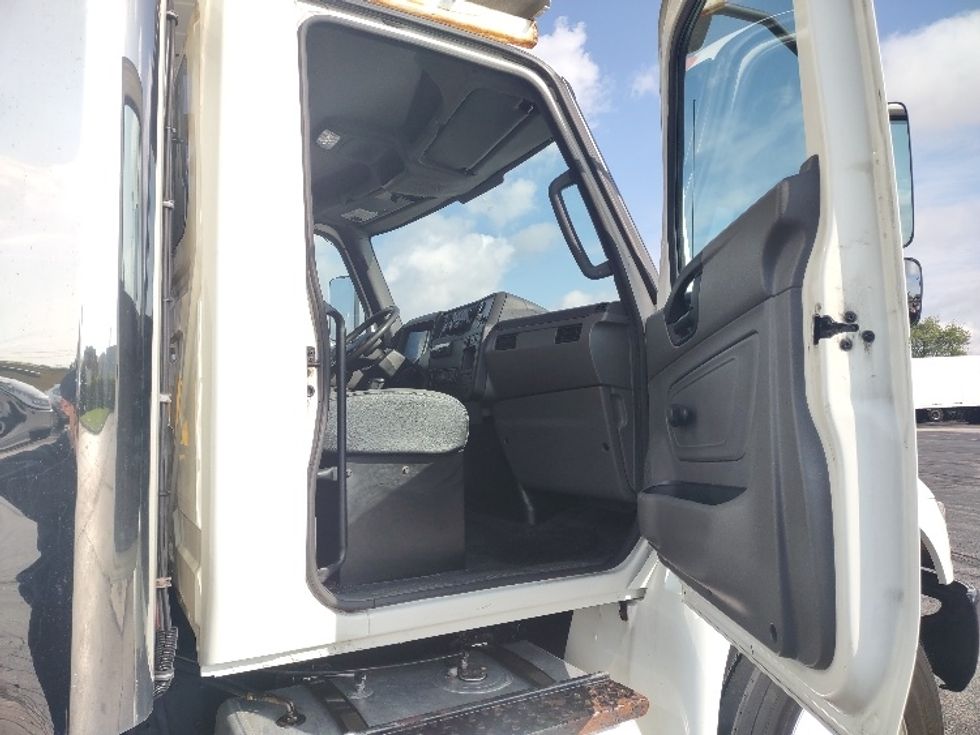 Refrigerated Truck-Light and Medium Duty Trucks-International-2020-MV607-Mississauga-ON-115,866\n\t\tkm-$ 83,000 - Image 20