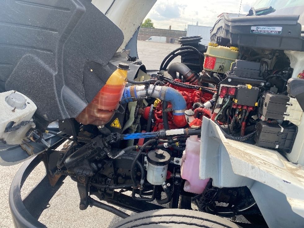 Refrigerated Truck-Light and Medium Duty Trucks-International-2020-MV607-Mississauga-ON-167,209\n\t\tkm-$ 77,250 - Image 24