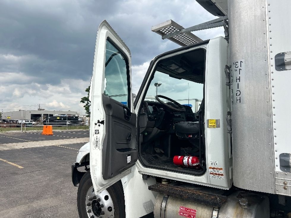 Refrigerated Truck-Light and Medium Duty Trucks-International-2020-MV607-Mississauga-ON-252,887\n\t\tkm-$ 62,500 - Image 16