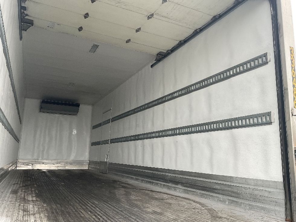 Refrigerated Truck-Light and Medium Duty Trucks-International-2020-MV607-Montebello-CA-150,250\n\t\tmiles-$ 68,250 - Image 9