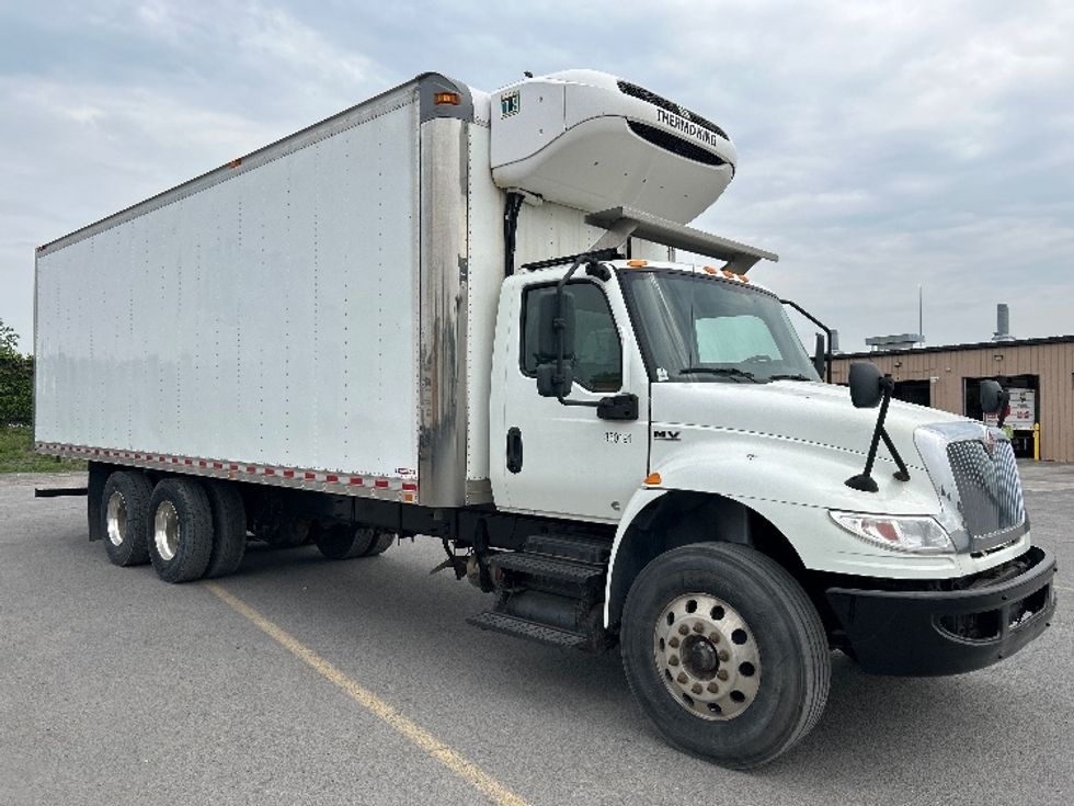 Refrigerated Truck-Light and Medium Duty Trucks-International-2020-MV607-Montreal-PQ-333,421\n\t\tkm-$ 67,000 - Image 1