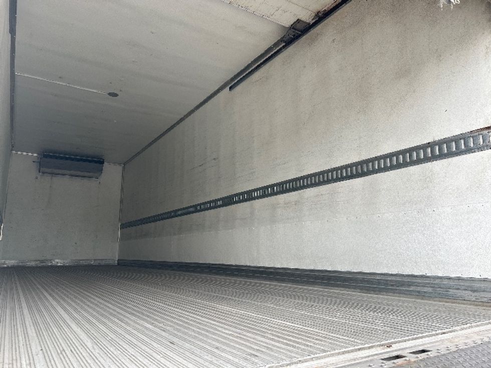 Refrigerated Truck-Light and Medium Duty Trucks-International-2020-MV607-Montreal-PQ-333,421\n\t\tkm-$ 67,000 - Image 12