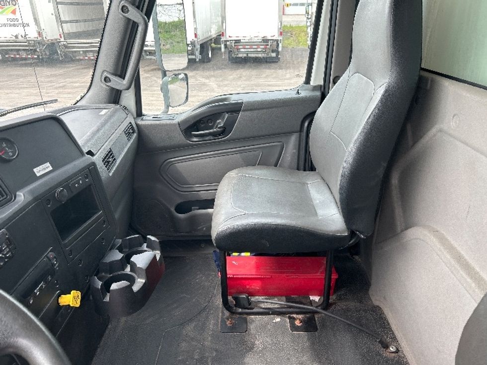 Refrigerated Truck-Light and Medium Duty Trucks-International-2020-MV607-Montreal-PQ-333,421\n\t\tkm-$ 67,000 - Image 19