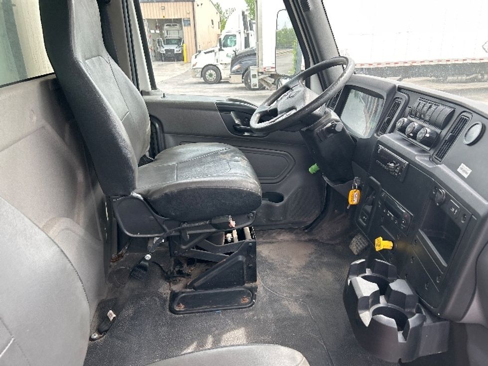 Refrigerated Truck-Light and Medium Duty Trucks-International-2020-MV607-Montreal-PQ-333,421\n\t\tkm-$ 67,000 - Image 22