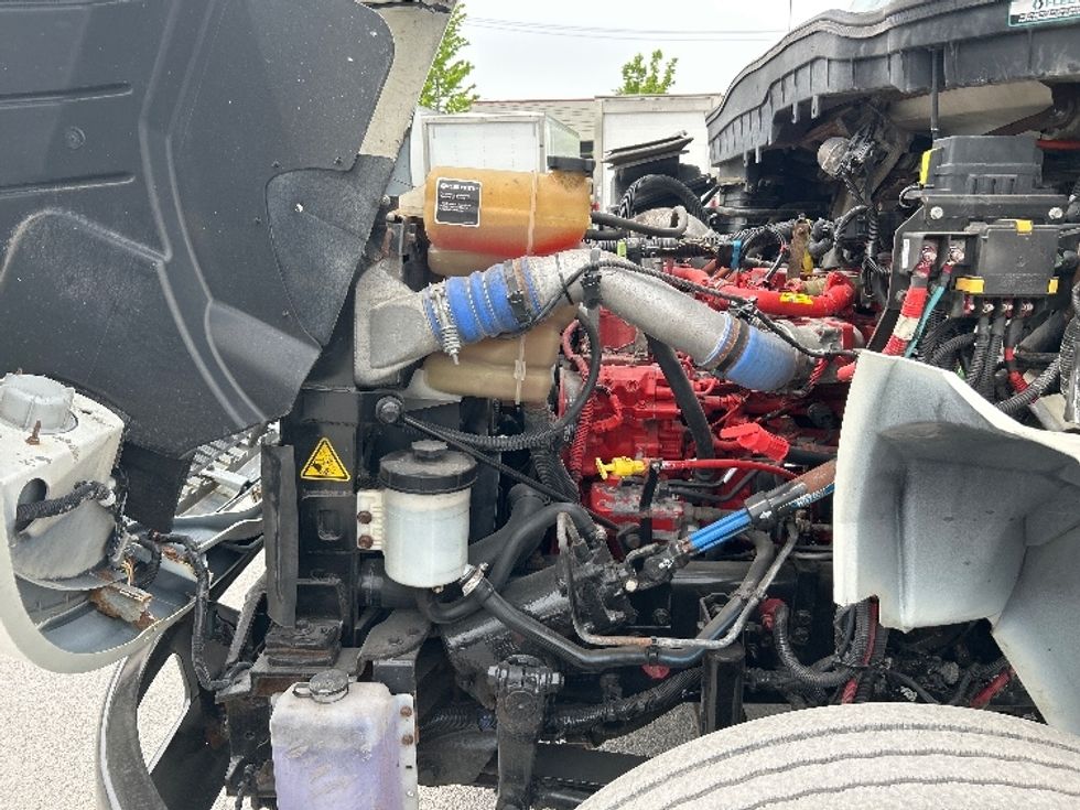 Refrigerated Truck-Light and Medium Duty Trucks-International-2020-MV607-Montreal-PQ-333,421\n\t\tkm-$ 67,000 - Image 24