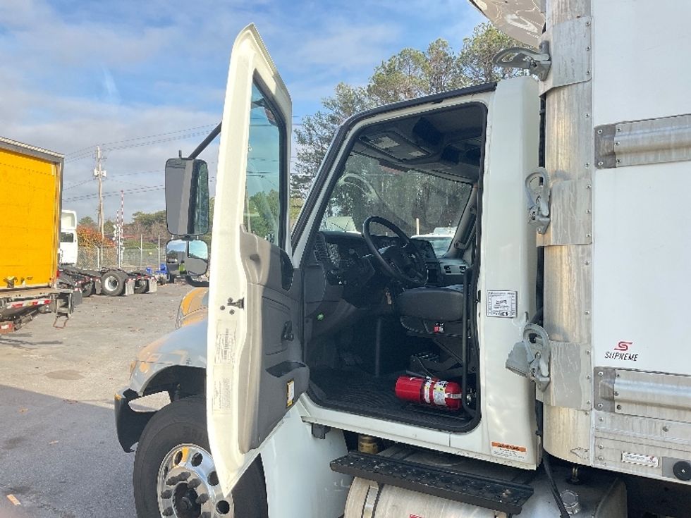 Refrigerated Truck-Light and Medium Duty Trucks-International-2020-MV607-Norcross-GA-221,014\n\t\tmiles-$ 67,500 - Image 16