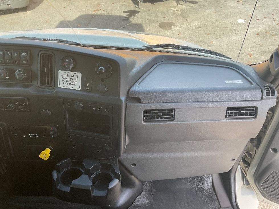 Refrigerated Truck-Light and Medium Duty Trucks-International-2020-MV607-Norcross-GA-221,014\n\t\tmiles-$ 67,500 - Image 21