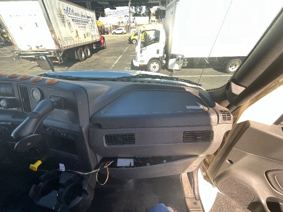 Refrigerated Truck-Light and Medium Duty Trucks-International-2020-MV607-North Bergen-NJ-264,535\n\t\tmiles-$ 38,250 - Image 21