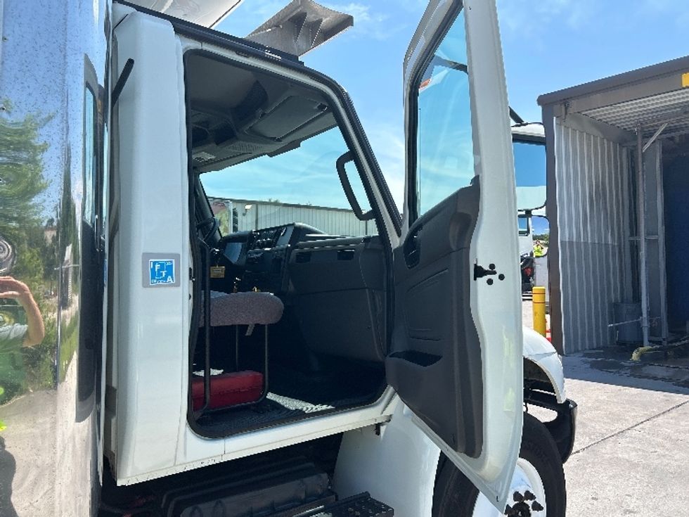 Refrigerated Truck-Light and Medium Duty Trucks-International-2020-MV607-Ocala-FL-177,357\n\t\tmiles-$ 61,000 - Image 19