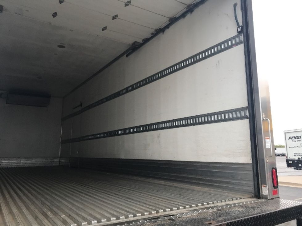 Refrigerated Truck-Light and Medium Duty Trucks-International-2020-MV607-Oklahoma City-OK-208,147\n\t\tmiles-$ 51,750 - Image 11