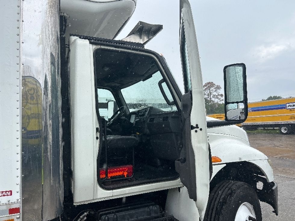 Refrigerated Truck-Light and Medium Duty Trucks-International-2020-MV607-Orlando-FL-205,277\n\t\tmiles-$ 58,250 - Image 18