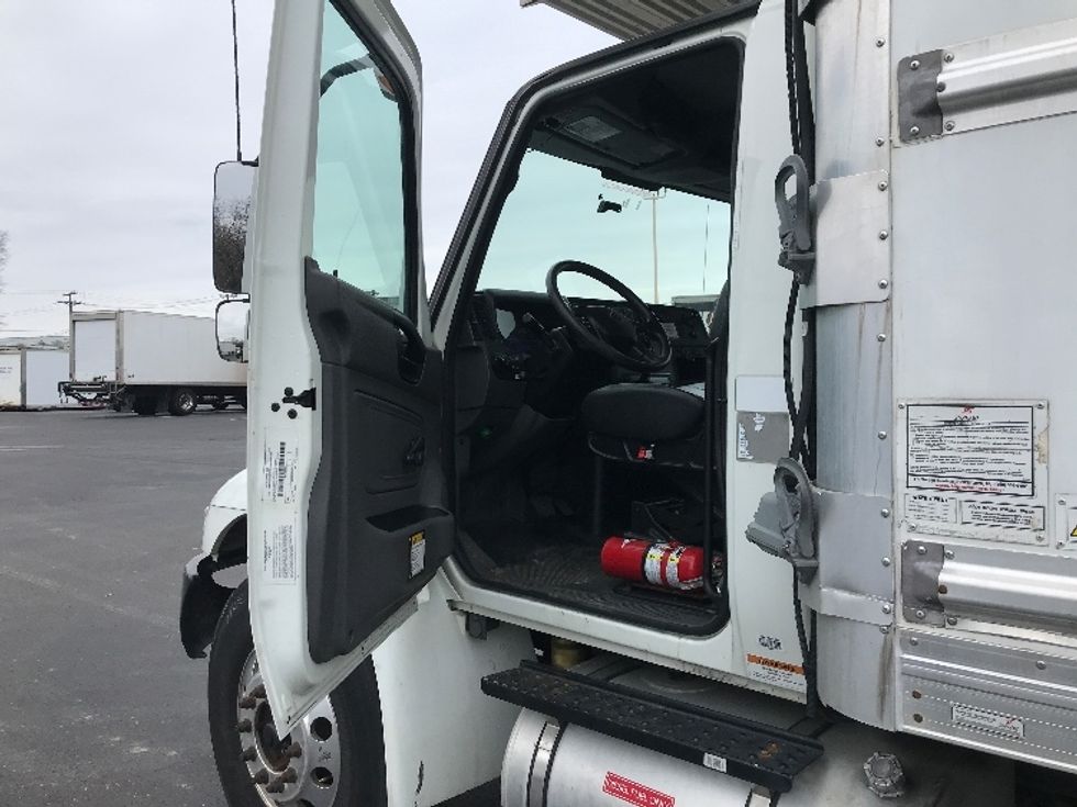 Refrigerated Truck-Light and Medium Duty Trucks-International-2020-MV607-Philadelphia-PA-156,098\n\t\tmiles-$ 57,000 - Image 16