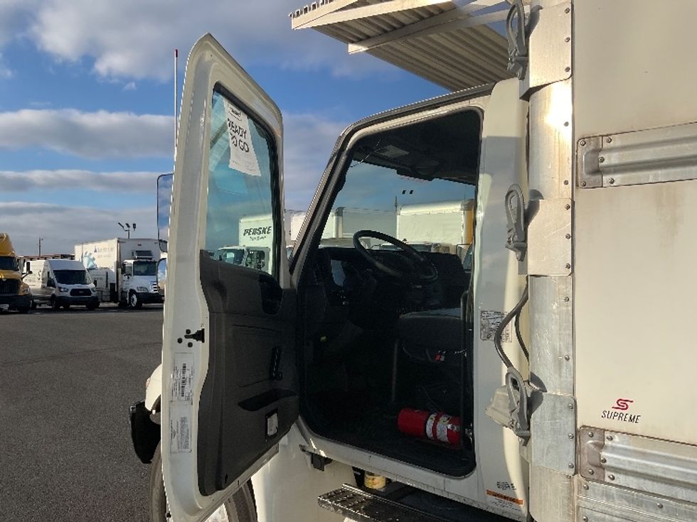 Refrigerated Truck-Light and Medium Duty Trucks-International-2020-MV607-Philadelphia-PA-158,396\n\t\tmiles-$ 57,750 - Image 16