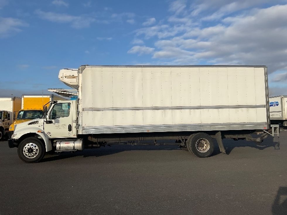 Refrigerated Truck-Light and Medium Duty Trucks-International-2020-MV607-Philadelphia-PA-158,396\n\t\tmiles-$ 57,750 - Image 4