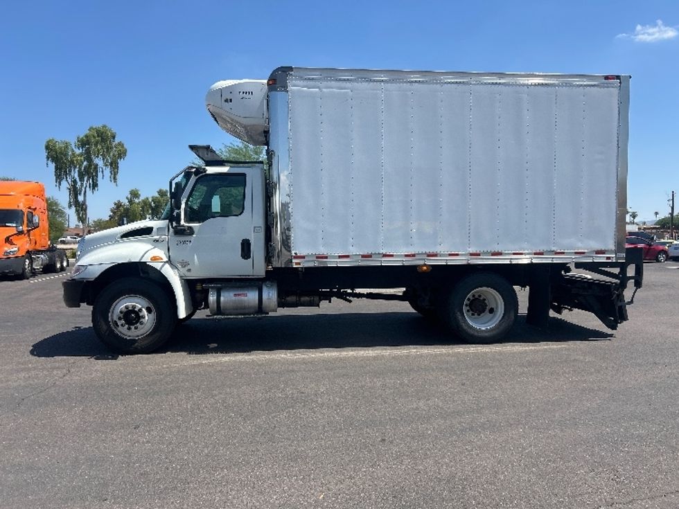 Refrigerated Truck-Light and Medium Duty Trucks-International-2020-MV607-Phoenix-AZ-239,854\n\t\tmiles-$ 34,750 - Image 4